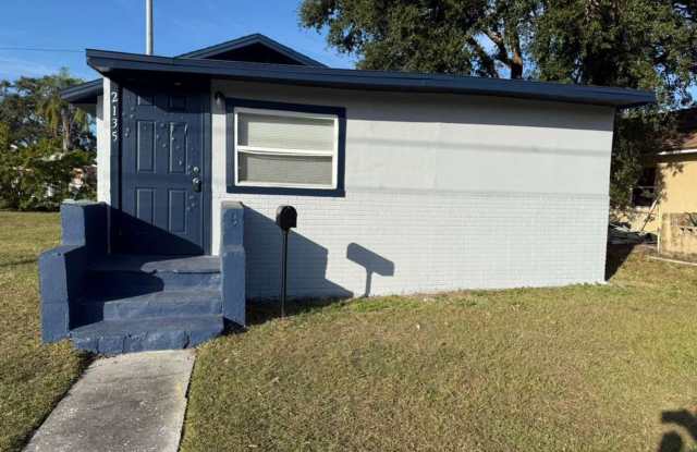 Cozy 3/1 House | Apply for FREE This Holiday Season! - 2135 Oakley Avenue South, St. Petersburg, FL 33712
