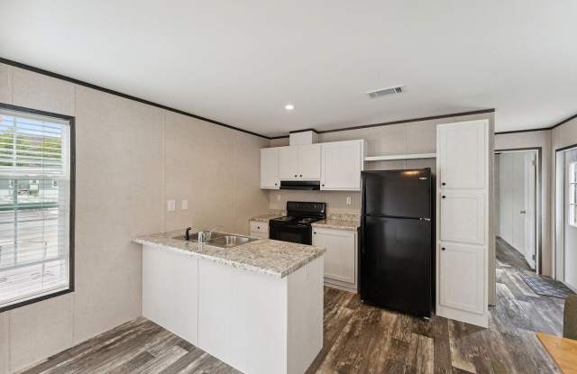 2416 Dogwood St photos photos