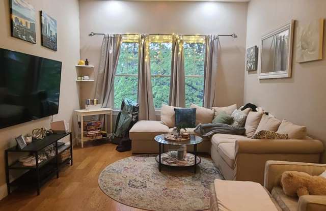 655 East 2nd St. photos photos