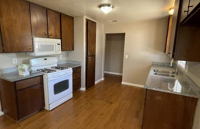 2604 Turpin Gallery 3