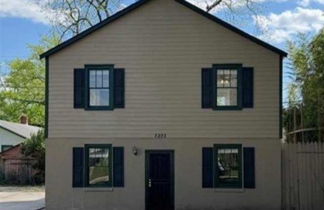 1305 E Anderson Street photos photos