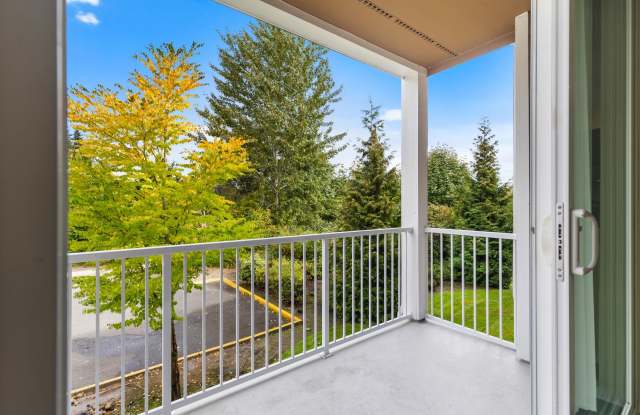 Creekside Apartments Gallery 1