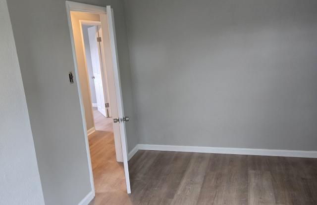 709 Dale Street - 709 Dale Street, Aliquippa, PA 15001