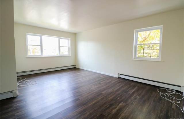 4110 Throggs Neck Expressway Gallery 2