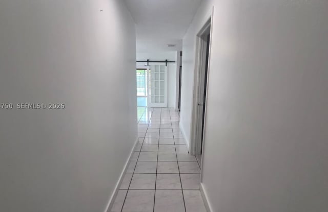 16227 SW 139th Ct Gallery 3