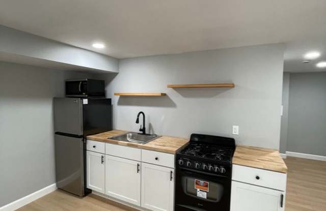 Private Bedroom in Congress Heights! Gallery 4