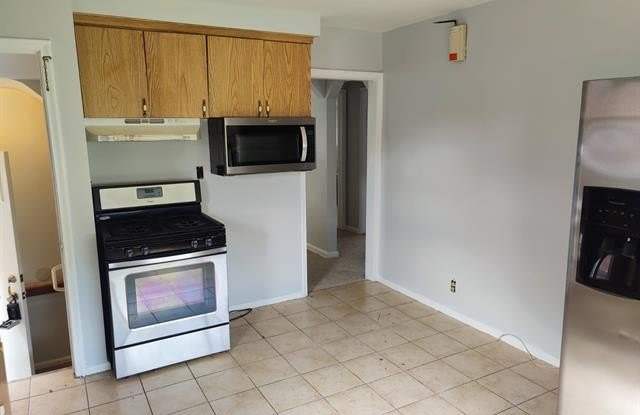 4926 Orchard Avenue Gallery 4