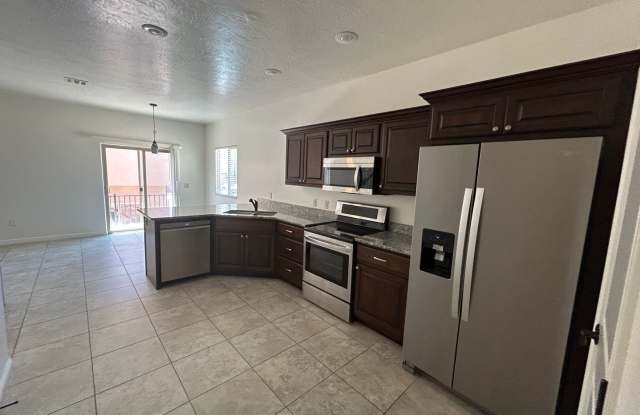 New carpet - New Paint! 3 bedroom townhome photos photos