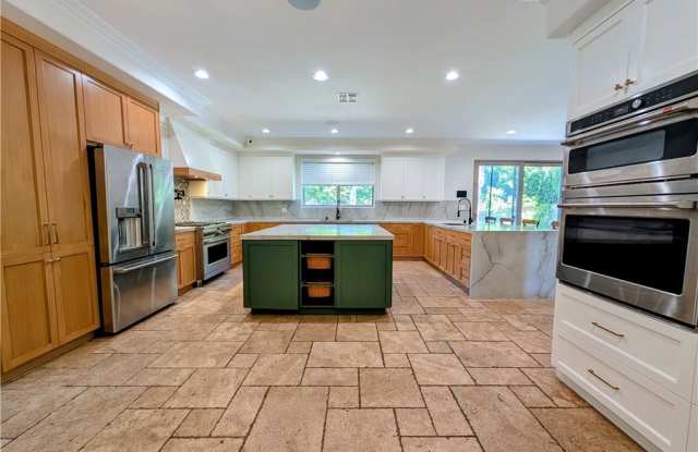 16659 Addison Street photos photos