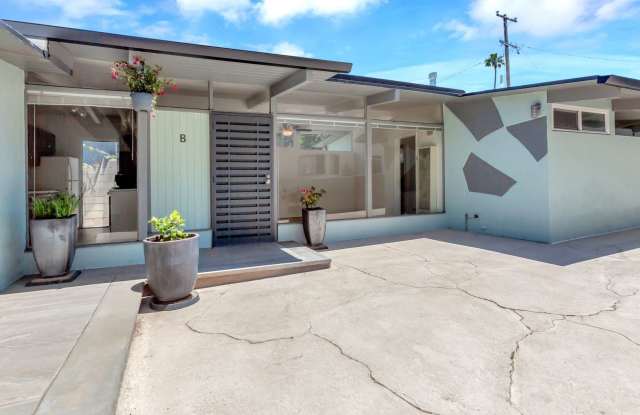 139 W Canada photos photos