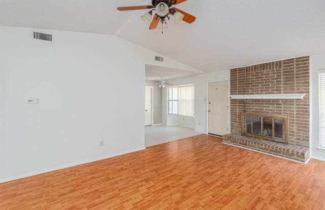 1449 Larchmont Drive Gallery 4