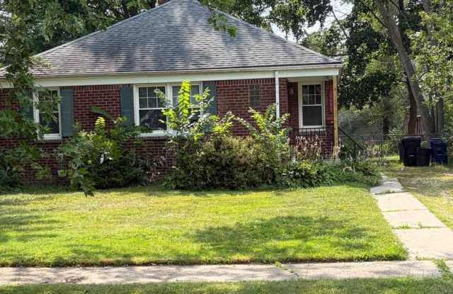 Cute and Cozy freshly painted 2 bedroom, 1 bath brick ranch on a double fenced in lot photos photos