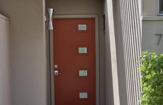 723 E Louise Drive Gallery 2