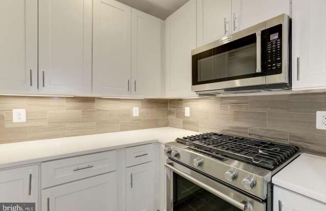 4008 EDMUNDS NW Gallery 2