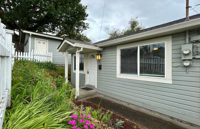 Charming 1-Bedroom Home with Private Fenced Yard! photos photos