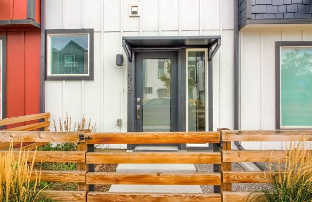 3 Bedroom townhome in Lakewood photos photos