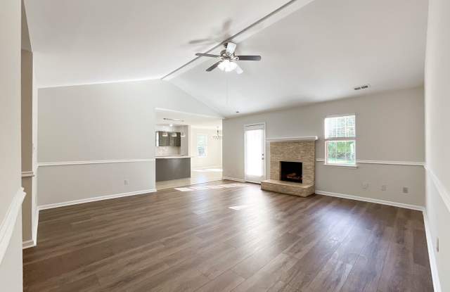 1037 Ridgefield Circle Gallery 2