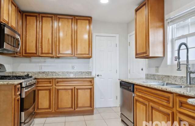 3 Bedroom Single Family Home in Oakland Gallery 4