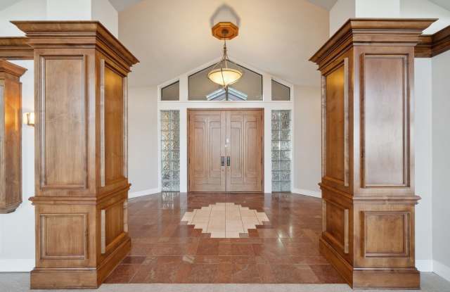 Pleasanton 4 bed / 4 bath Ultra-Private 1.3-Acre Sanctuary with Panoramic Views, pool and spa Gallery 3