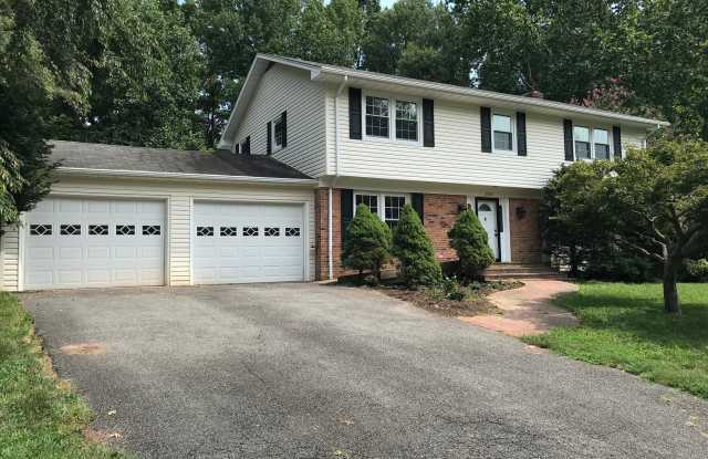 8703 GATESHEAD ROAD - 8703 Gateshead Road, Mount Vernon, VA 22309