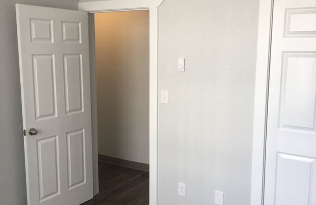 Sherwood Apartments Gallery 4