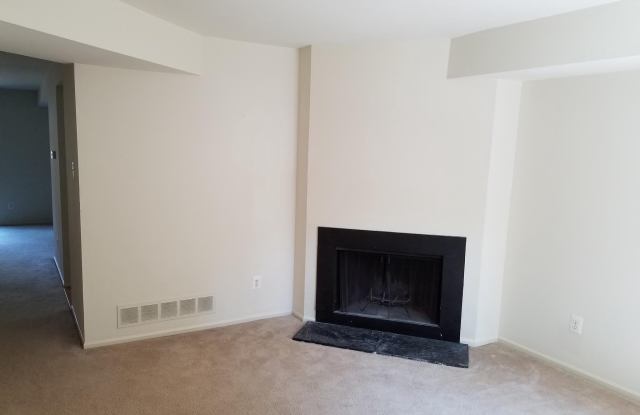 105 CAMSTEN COURT Gallery 2