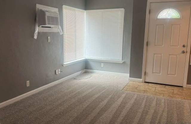 Cozy 1bd/1bth Apartment Available! Gallery 2