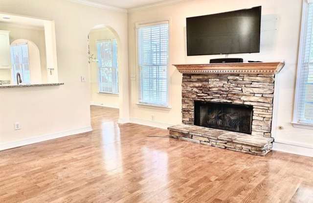 1904 Tobey Road Gallery 2