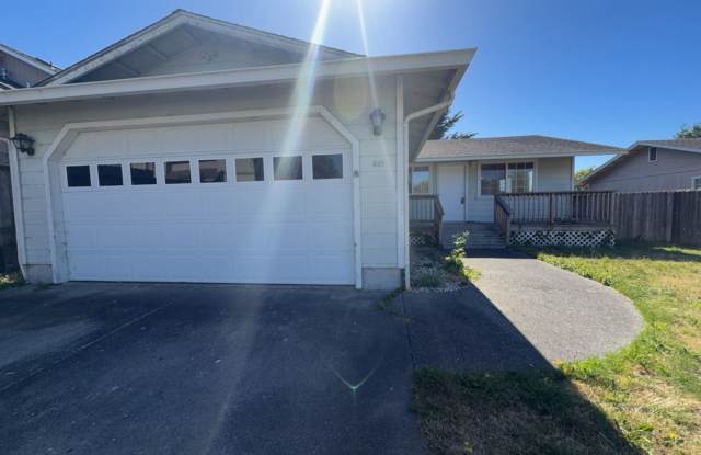 Pet Friendly! Spacious Ranch-Style 3 Bedroom, 1 Bathroom Home in the Heart of Fortuna photos photos Pet Friendly! Spacious Ranch-Style 3 Bedroom, 1 Bathroom Home in the Heart of Fortuna photos photos