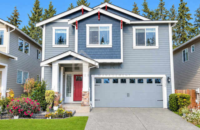 Renton 4-Bedroom Home with Guest Room, EV Charging & Fenced Yard Gallery 1