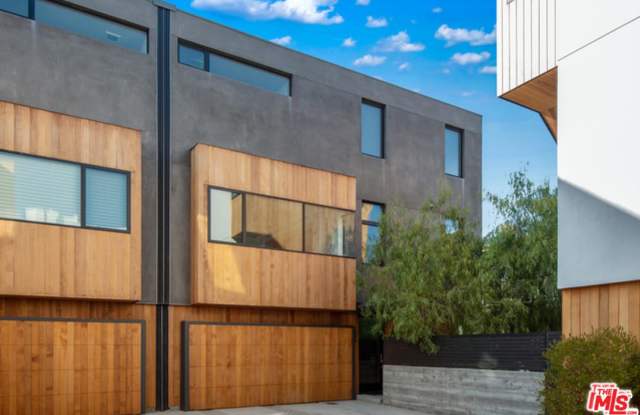 1829 North KENMORE Avenue Gallery 4