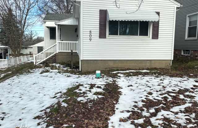 809 Lakewood Boulevard photos photos