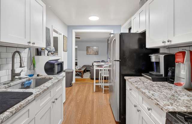 475 Bronx River Road photos photos