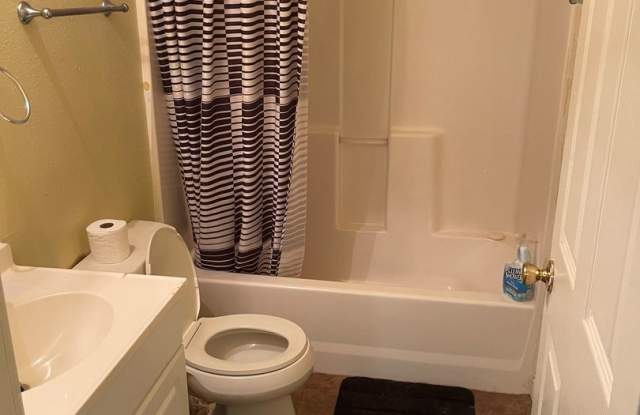 1 bedroom/1 bath Gallery 3