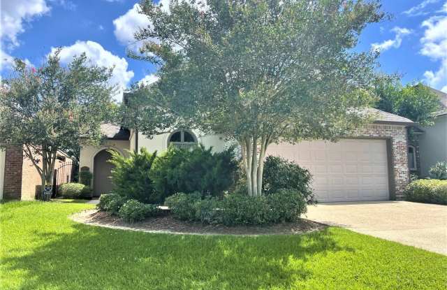 Inviting 3 Bed, 2 Bath Home in Lakeshore Garden – Pet Friendly with Lawn Care Included! photos photos