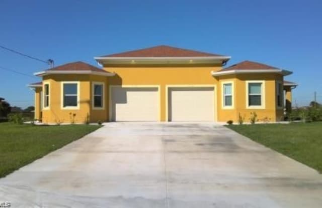 1526 Gretchen Avenue S - 1526 Gretchen Avenue South, Lehigh Acres, FL 33973