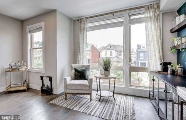 219 Randolph Pl NE 2 Gallery 3
