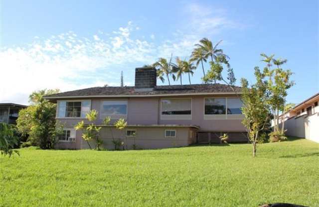 Single Family -3 Bed, 3.5 Bath + Studio in Aiea !! photos photos Single Family -3 Bed, 3.5 Bath + Studio in Aiea !! photos photos