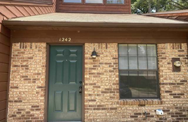 1242 High Road photos photos