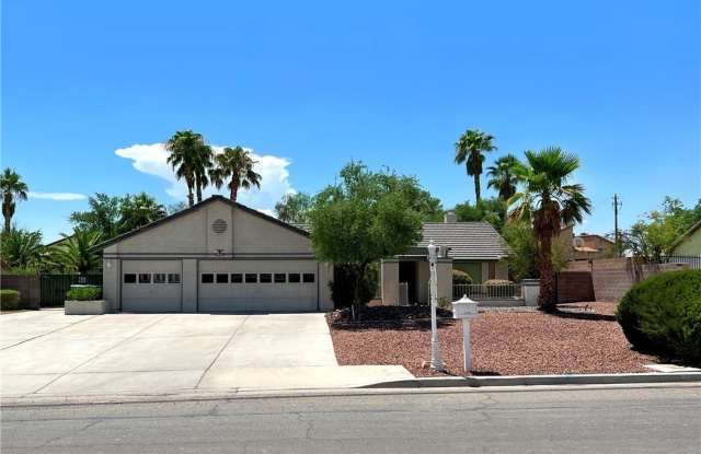 6829 Laredo photos photos