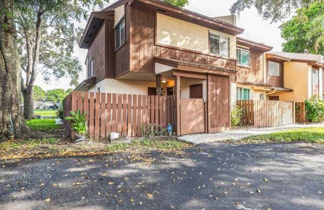 3 Bedroom Townhome in North Lauderdale - 1157 Hampton Boulevard, North Lauderdale, FL 33068