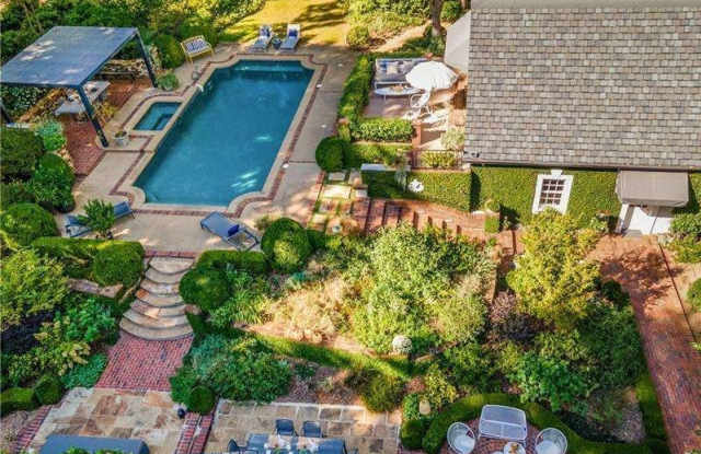 4224 E Conway Drive NW photos photos