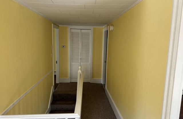 Spacious 3 Bedroom, 1.5 Bath House for Rent in Brewer Gallery 3