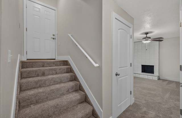 3 Bed / 1 Bath Duplex for Rent in Springville Gallery 3