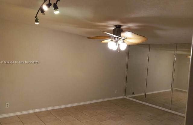 163 West Ct Gallery 3