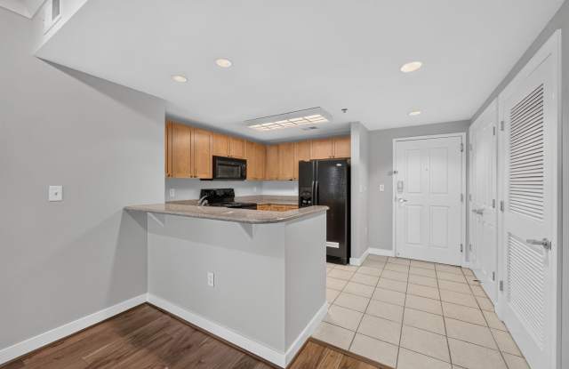 Prime DC Living: Executive 2BD/2BA Apartment in Chinatown/Gallery Place Gallery 4