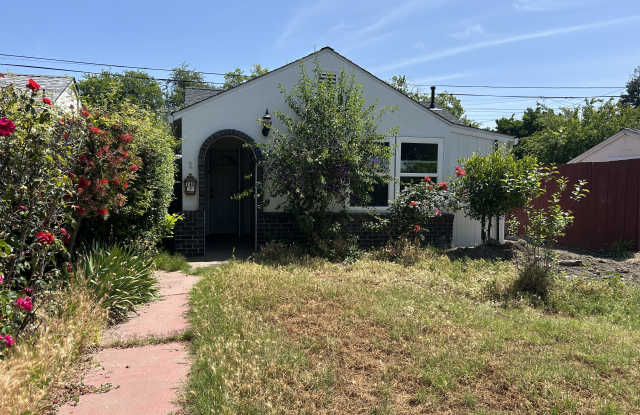 740 Roosevelt Ave photos photos
