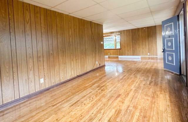 205 Center Street - A Gallery 2