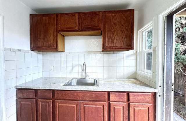 Ready For Move in~ 2BEDS/1BATH HOUSE FOR RENT WITH NEW UPDATES! photos photos