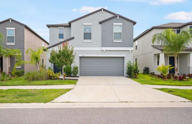 Spacious 4 Bedroom! photos photos